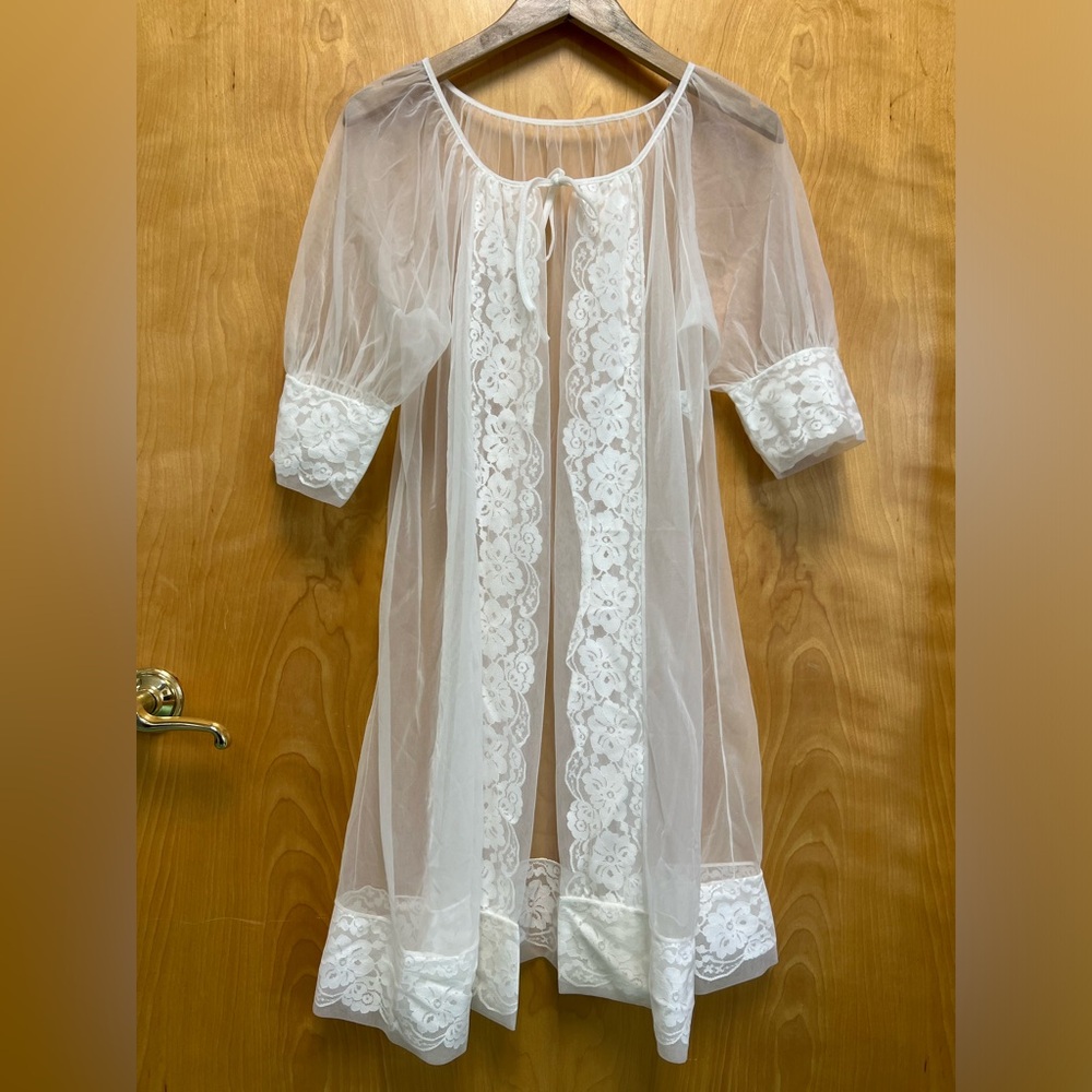 Vintage Movie Star — Sheer Robe with Lace Trim
